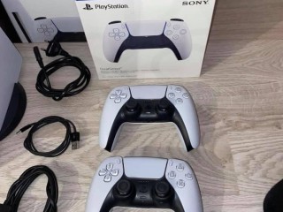 en-vente-sony-playstation-ps5-digital-edition-avec-manette-supplementaire-livraison-possible