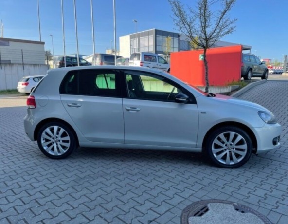 volkswagen-golf-16-tdi-trendline-5-portes-big-2