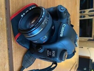 Canon eos 5d mark iv avec objectif 50 mm