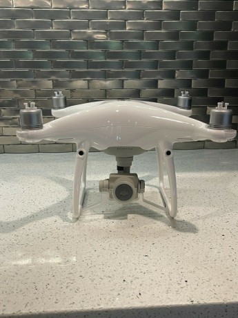 drone-dji-phantom-4-pro-v20-big-1