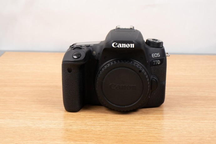 canon-eos-77d-big-1